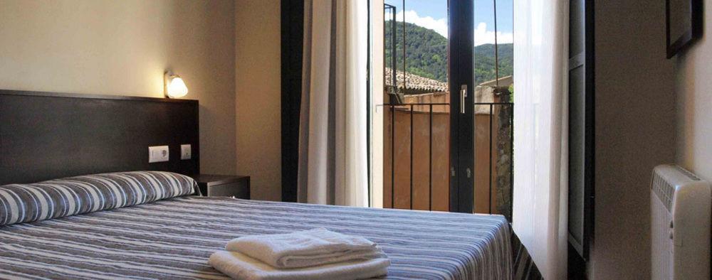 Hotel 3 Arcs Besalu Exterior photo