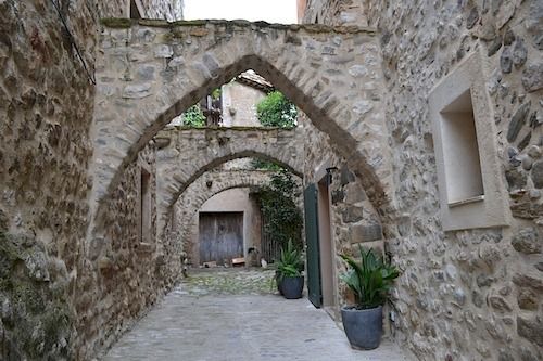 Hotel 3 Arcs Besalu Exterior photo